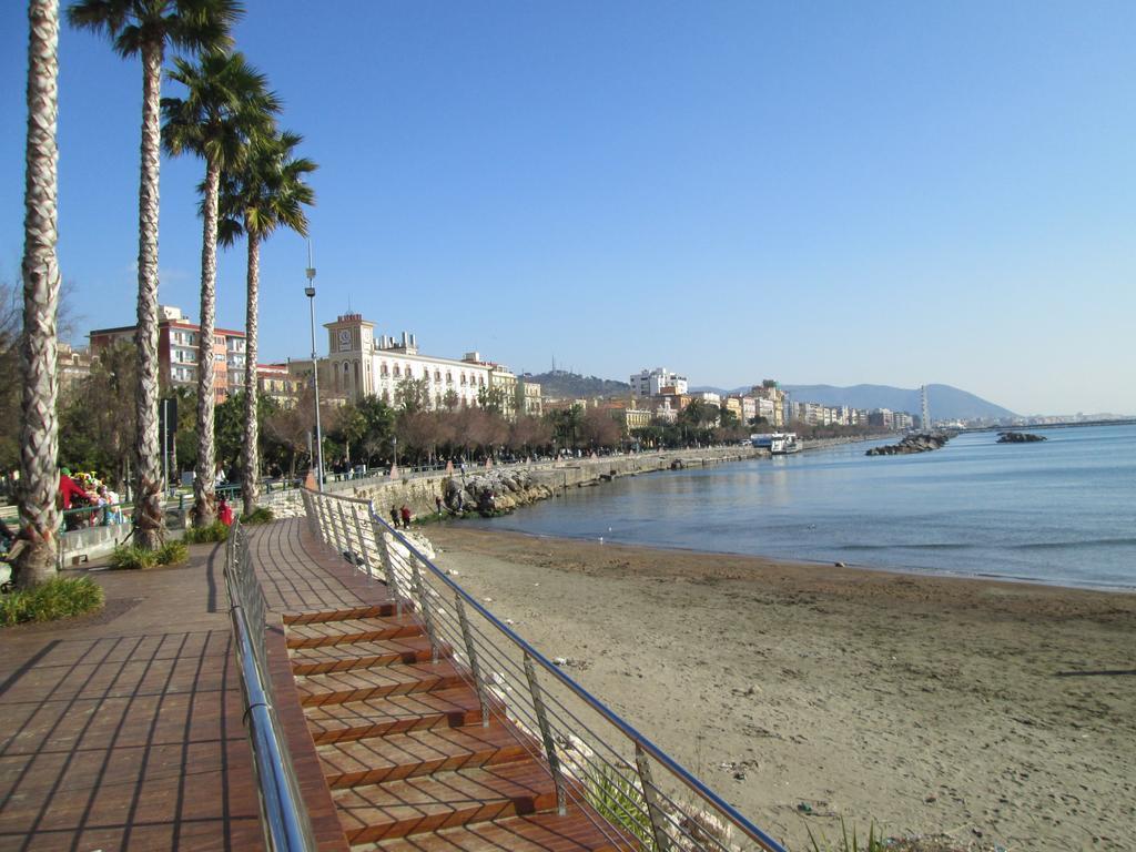 Blu Mare Apartment Salerno Exterior photo